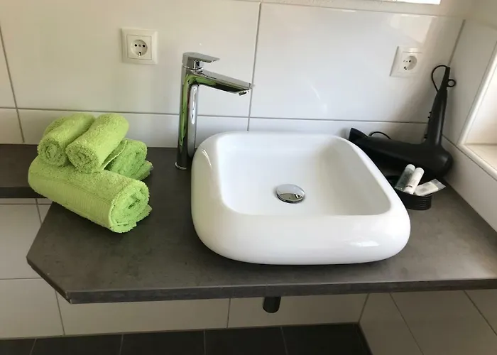 Winzer Lounge Gastezimmer בית הארחה