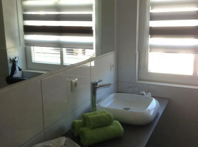 Winzer Lounge Gastezimmer 5* דרנאו